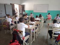 El Ministerio de Educación distribuyó este fin de semana más de 3.000 congeladores en escuelas de todo el país